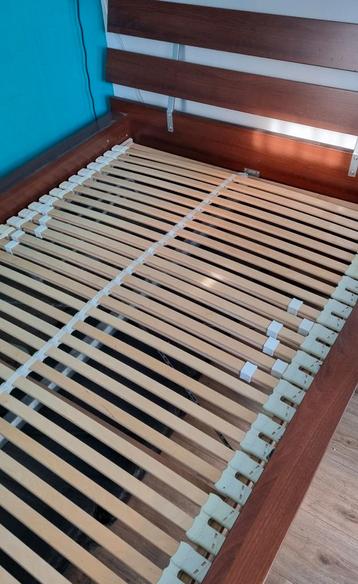 Bedframe, lattenbodem + nachtkastje IKEA (zonder matras) - afbeelding 6 Bedframe, lattenbodem + nachtkastje IKEA (zonder matras) - afbeelding 6