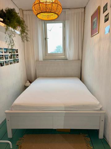 Wit bed, hout, 140x200, gratis ophalen