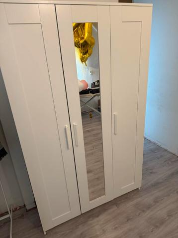IKEA kast monteren? Meubelmontage aan huis – vanaf €35 - afbeelding 6 IKEA kast monteren? Meubelmontage aan huis – vanaf €35 - afbeelding 6