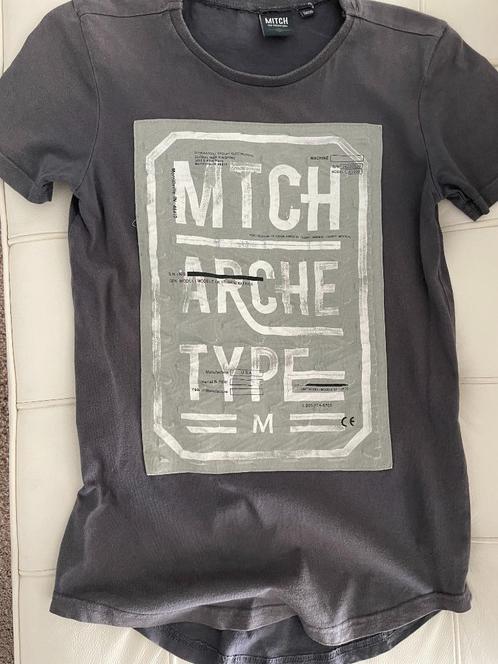 Mitch Shoeby t-shirt de prijs is inclusief de verzendkosten, Kinderen en Baby's, Kinderkleding | Maat 134, Zo goed als nieuw, Jongen