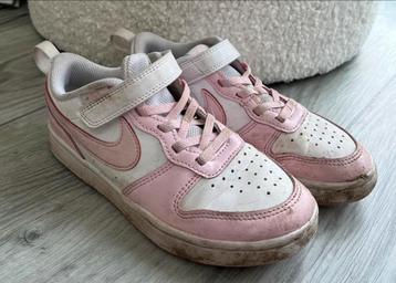 Nike sneakers roze/wit maat 33