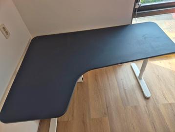 Ikea Bekant hoekbureau links 160 x 110 - afbeelding 1 Ikea Bekant hoekbureau links 160 x 110 - afbeelding 1
