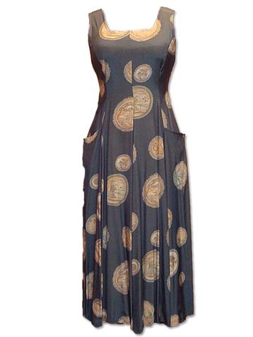Getailleerde lange jurk met bolero, eigen ontwerp.