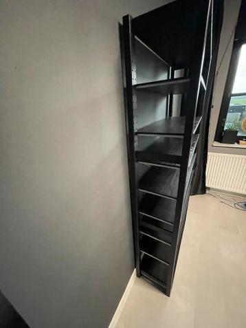 Zwarte IKEA Ivar kast met 10 planken - afbeelding 6 Zwarte IKEA Ivar kast met 10 planken - afbeelding 6