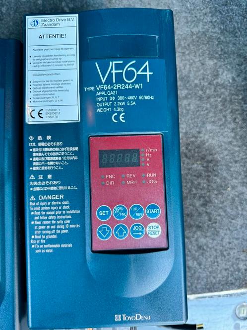 3x ToyoDenki VF64-2R244-W1 Frequentieregelaar, Doe-het-zelf en Verbouw, Meetapparatuur, Zo goed als nieuw, Ophalen of Verzenden