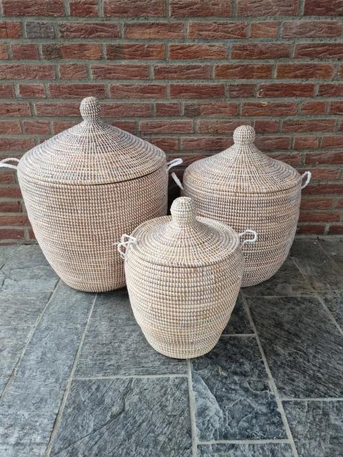 Afrikaanse opbergmanden handgemaakt zeegras fairtrade, Huis en Inrichting, Woonaccessoires | Schalen en Manden, Nieuw, Rond, Riet