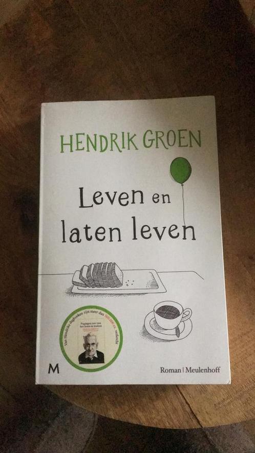 Boek te koop: Hendrik Groen - Leven en laten leven, Boeken, Romans, Zo goed als nieuw, Ophalen of Verzenden