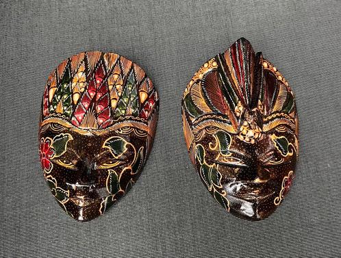 2 Afrikaanse Maskers /Vintage Groot Beeld Visserman uit Bali, Antiek en Kunst, Kunst | Niet-Westerse kunst, Ophalen of Verzenden