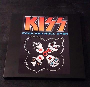 KISS "Rock'n'Roll Over" boxset (lp, beany, foto's en meer)