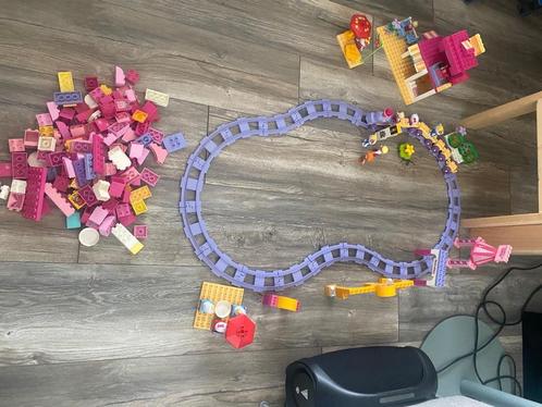 Hello kitty Lego trein met veel extra blokken, Kinderen en Baby's, Speelgoed | Duplo en Lego, Zo goed als nieuw, Duplo, Ophalen