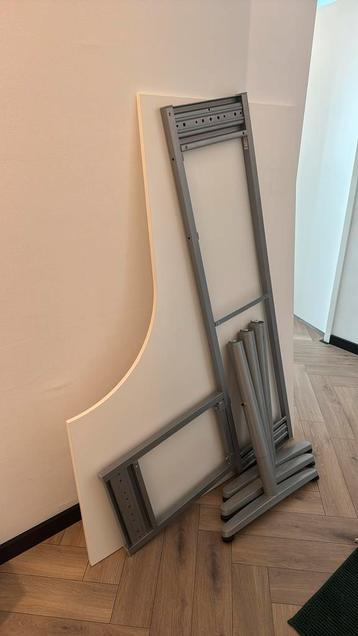 IKEA Bekant hoek bureau - In hoogte verstelbaar - afbeelding 1 IKEA Bekant hoek bureau - In hoogte verstelbaar - afbeelding 1