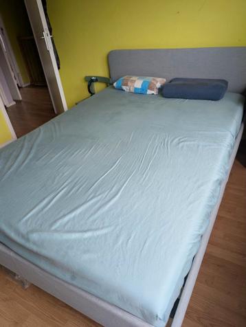 Ikea Bedframe + Matras - Medium Hard 140x200 - afbeelding 2 Ikea Bedframe + Matras - Medium Hard 140x200 - afbeelding 2
