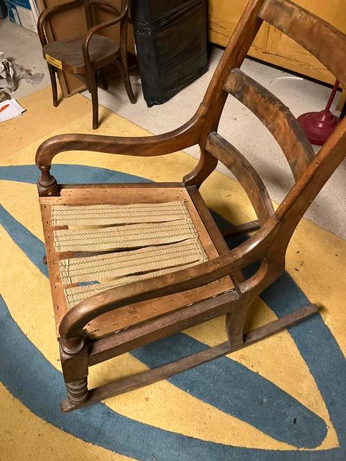 VIntage / Antieke Engelse schommelstoel, zit heerlijk, Huis en Inrichting, Stoelen, Gebruikt, Eén, Hout, Ophalen