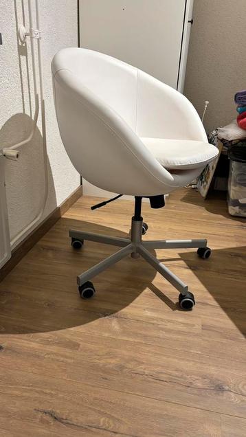 Bureau Ikea ‘GALANT’ 80x160 incl bureaustoel - afbeelding 8 Bureau Ikea ‘GALANT’ 80x160 incl bureaustoel - afbeelding 8