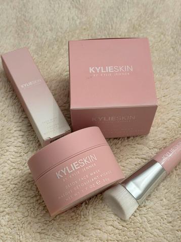 Kylieskin detox face mask en brush set! Nieuw! Inc.verzend