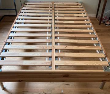 Houten bedframe IKEA matrasbodem Lyngör - afbeelding 2 Houten bedframe IKEA matrasbodem Lyngör - afbeelding 2