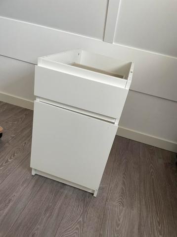 Ikea Malm bureau blok 1 lade en 1 deur - afbeelding 2 Ikea Malm bureau blok 1 lade en 1 deur - afbeelding 2
