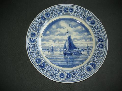 RAM Delfts blauw bord met decor van zeilboten, Antiek en Kunst, Antiek | Servies los, Ophalen of Verzenden