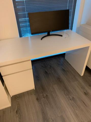 IKEA Malm Bureau - Perfect voor Thuiswerken! - afbeelding 1 IKEA Malm Bureau - Perfect voor Thuiswerken! - afbeelding 1