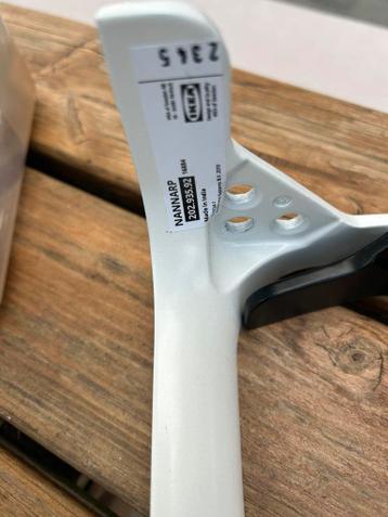 Ikea pootjes/ steunpoten voor o.a. besta kast- elementen - afbeelding 2 Ikea pootjes/ steunpoten voor o.a. besta kast- elementen - afbeelding 2