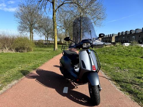 Vespa Sprint 2020 25KM, Fietsen en Brommers, Scooters | Vespa, Zo goed als nieuw, Vespa S, Maximaal 25 km/u, Benzine, Ophalen