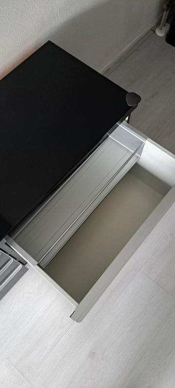 IKEA BESTÅ BURS tv-meubel in hoogglans zwart - afbeelding 7 IKEA BESTÅ BURS tv-meubel in hoogglans zwart - afbeelding 7