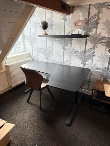 Ikea BEKANT Hoekbureau Zwart + Gratis Stoel - afbeelding 1 Ikea BEKANT Hoekbureau Zwart + Gratis Stoel - afbeelding 1
