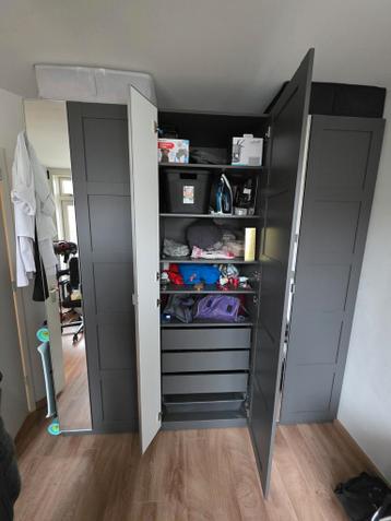 Ikea Pax kledingkast met spiegeldeuren - 225 cm breed - afbeelding 4 Ikea Pax kledingkast met spiegeldeuren - 225 cm breed - afbeelding 4