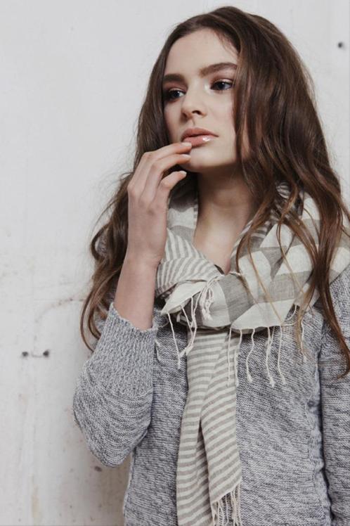 Prachtige handgeweven sjaals - meerdere designs, Kleding | Dames, Mutsen, Sjaals en Handschoenen, Nieuw, Sjaal, Verzenden
