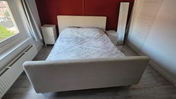 Tweepersoonsbed met elektrische lattenbodems - afbeelding 12 Tweepersoonsbed met elektrische lattenbodems - afbeelding 12
