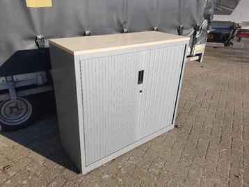 Roldeurkast / archiefkast 105h x 120b x 45d ( 8 beschikbaar 