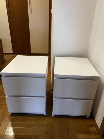 IKEA MALM nachtkastjes met ingebouwde oplader - afbeelding 1 IKEA MALM nachtkastjes met ingebouwde oplader - afbeelding 1