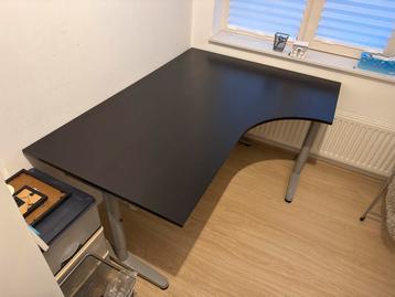Ikea Galant Bureau - In hoogte verstelbaar - afbeelding 1 Ikea Galant Bureau - In hoogte verstelbaar - afbeelding 1