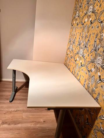 Ikea hoek bureau (type galant) - afbeelding 2 Ikea hoek bureau (type galant) - afbeelding 2