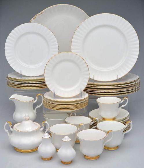 ROYAL ALBERT - " VAL d'OR " - LOS TE KOOP, Huis en Inrichting, Keuken | Servies, Zo goed als nieuw, Compleet servies, Overige stijlen