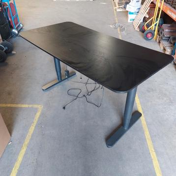 Ikea Bekant elektrische zit/sta bureau - afbeelding 4 Ikea Bekant elektrische zit/sta bureau - afbeelding 4