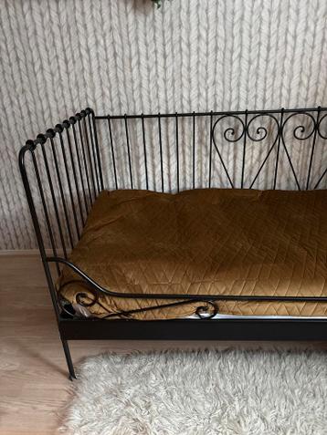 Bedframe 90x200 - Ideaal voor kleine ruimtes! - afbeelding 2 Bedframe 90x200 - Ideaal voor kleine ruimtes! - afbeelding 2
