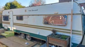 Eura de Luxe: Caravan 9m 6p verbouwing/festival/events