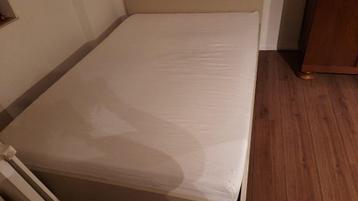 Ikea bedframe met matras (Vihals) - afbeelding 3 Ikea bedframe met matras (Vihals) - afbeelding 3