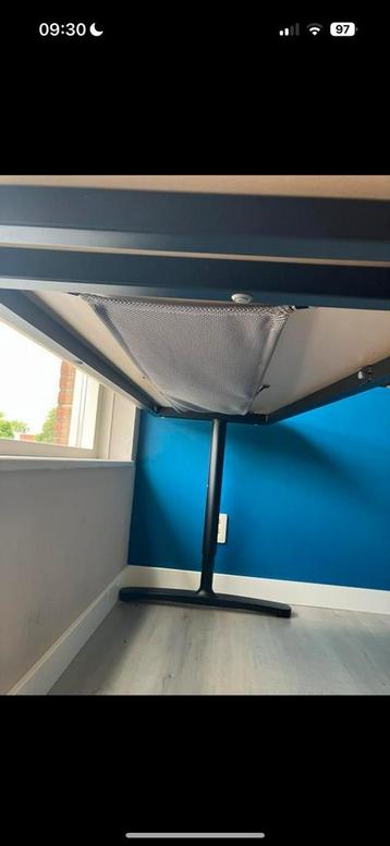 Hoebureau Bekant Ikea Nieuwprijs 289€ 3 jaar oud Topstaat! - afbeelding 5 Hoebureau Bekant Ikea Nieuwprijs 289€ 3 jaar oud Topstaat! - afbeelding 5