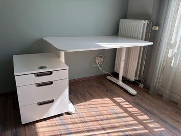 IKEA Bekant bureau 120x80 in hoogte verstelbaar - afbeelding 7 IKEA Bekant bureau 120x80 in hoogte verstelbaar - afbeelding 7