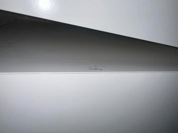 Ikea Malm Bureau - Gebruikt - afbeelding 8 Ikea Malm Bureau - Gebruikt - afbeelding 8