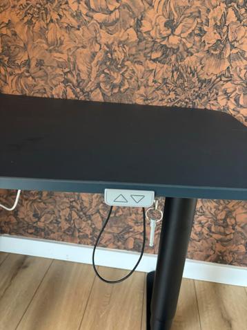 Elektrisch In Hoogte Verstelbaar Bureau - afbeelding 3 Elektrisch In Hoogte Verstelbaar Bureau - afbeelding 3