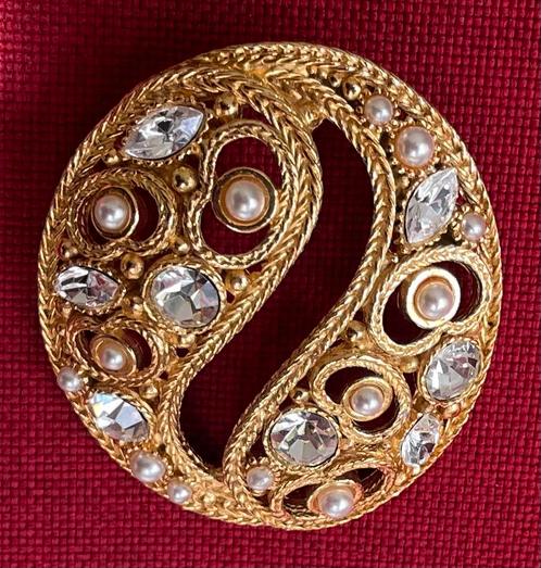 Vintage broche van Sphinx, 22 krtz verguld met kristallen, Sieraden, Tassen en Uiterlijk, Broches, Zo goed als nieuw, Koper, Goud