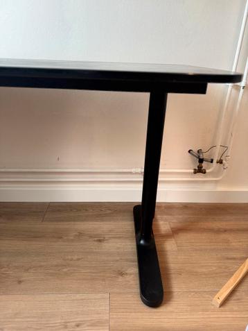 Bureau Bekant 140x60 cm - afbeelding 4 Bureau Bekant 140x60 cm - afbeelding 4