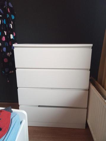Witte Ikea Malm ladekast - 4 lades - afbeelding 1 Witte Ikea Malm ladekast - 4 lades - afbeelding 1