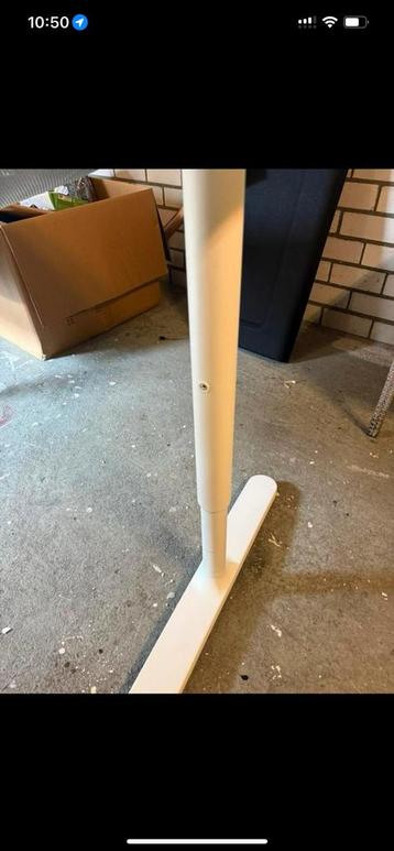 Bureau Ikea Bekant- In hoogte verstelbaar 160*80 - afbeelding 7 Bureau Ikea Bekant- In hoogte verstelbaar 160*80 - afbeelding 7