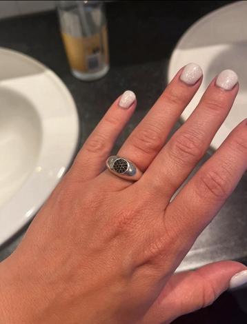 ZINZI zilveren ring met zwarte zirkonia’s! 🤩