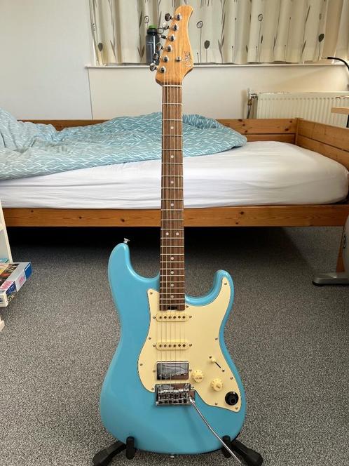 GTRS Gitaar S800 - Sonic Blue, Muziek en Instrumenten, Snaarinstrumenten | Gitaren | Elektrisch, Zo goed als nieuw, Solid body