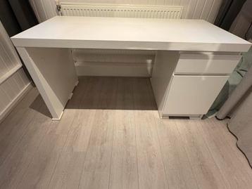 Ikea Malm Bureau - Wit - afbeelding 2 Ikea Malm Bureau - Wit - afbeelding 2